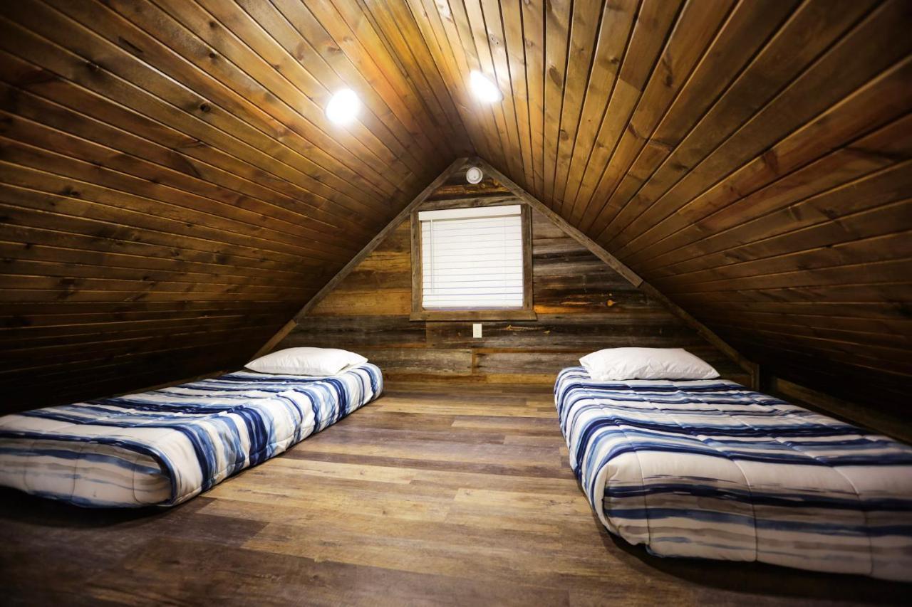 Knotty Squirrel Cabins Маунтин Вю Екстериор снимка